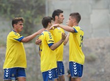 El filial no falla en su lucha por la Liga (4-0)