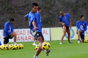Jonathan Viera, entrenamiento