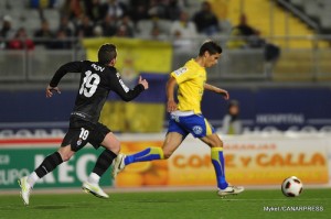 El ex jugador del Huracán pasó esta mañana por la rueda de prensa para dar sus sensaciones tras estar dos meses sin poder jugar debido a sus problemas de pubalgia. El canterano amarillo cree que le "costó entrar en el partido" pero se mostró satisfecho por su trabajo. No podrá jugar contra el Betis.