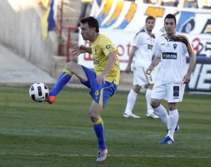 Imagen del último partido entre la UD y Albacete, hace cuatro años. En la instantánea, Josico