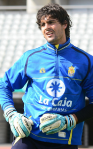 El guardameta argentino, ambicioso, desea militar en una categoría superior la próxima temporada e insiste en su deseo de emigrar. A pesar de ser el portero más goleado de la categoría, ha sido el jugador más regular de la temporada.