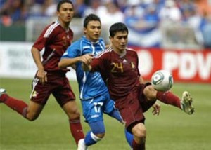 Andrés Sánchez, El Salvador | udlaspalmas.NET El jugador amarillo disputó los noventa minutos en su primer partido con la selección absoluta de Venezuela, que se dejó remontar ante El Salvador, que marcó sus dos goles en los últimos diez minutos · El miércoles, Venezuela se enfrentará a Honduras