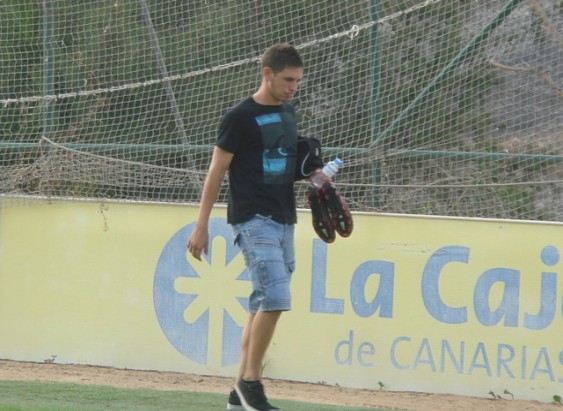 DSC03050 Álvaro Arencibia no pudo entrenarse / udlaspalmas.net