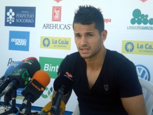 Vitolo, rueda de prensa (2)