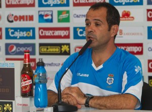 El técnico del conjunto onubense afirmó que Las Palmas sufre cuando le atacan porque seguramente no les gusta defender · Destacó a jugadores como Jonathan Viera y Vitolo · Considera que la UD está capacitada para dar sustos a los grandes de la liga.