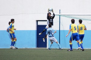El año 2011 no ha podido ser mejor para el Juvenil División de Honor en lo que se refiere a la competición liguera. En los 33 partidos disputados este año natural, tan sólo ha dejado de ganar en seis de ellos y supera en 24 puntos a su primer perseguidor, el Puerto Cruz.