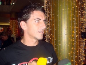 Javi Guerrero, firma de autógrafos en Las Arenas