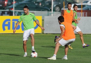 Momo, Betis