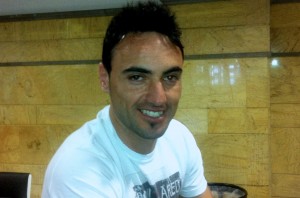 Momo, aeropuerto