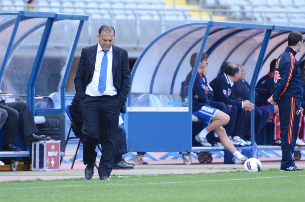 SSG_0054 | udlaspalmas.NET El actual entrenador de Las Palmas Atlético se pondrá el frente del primer equipo para empezar a preparar el partido de este sábado contra el Castellón. Estaba previsto tener el día libre pero el equipo se entrenará por la tarde. 12 de octubre de 2026, Juan Manuel Rodríguez coge una vez más a la Unión