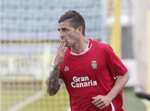 Si Las Palmas gana el próximo viernes al Cartagena, tendrá que esperar al sábado para confirmar matemáticamente su presencia en Segunda División A, teniendo que tener los ojos en el Alcoyano - Girona · Los amarillos tendrían que ganar y esperar.