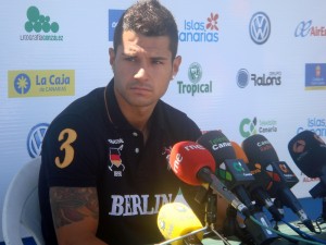 Vitolo, rueda de prensa