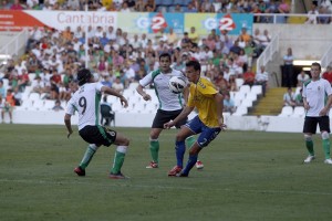 PARTIDO RACING - UD LAS PALMAS EN LOS CAMPOS DE SPORT DE EL SARDINERO_ (7)