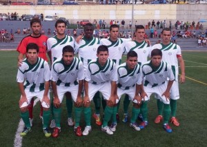 En uno de los recintos más difíciles de la categoría, el División de Honor fue capaz de remontar y ganar terminando con Nauzet como jugador de campo · El partido estuvo suspendido 25 minutos · Los amarillos hacen pleno de puntos.