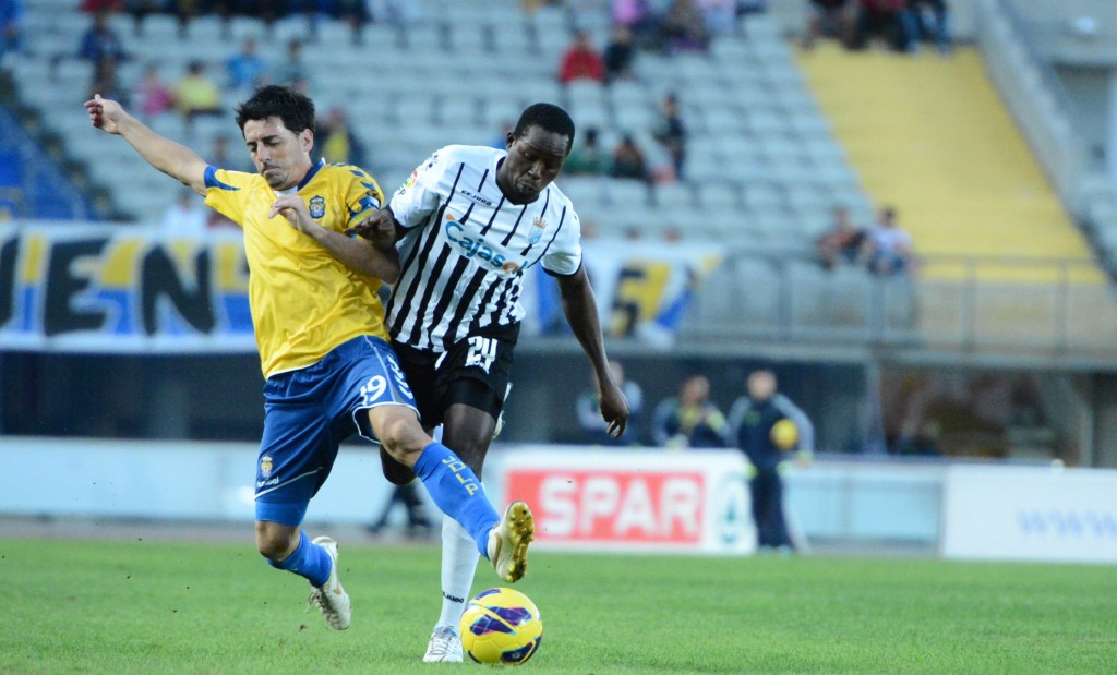 El conjunto burgalés es uno de los nueve equipos que han disputado dos o más partidos en el Estadio de Gran Canaria y no conocen la derrota en el recinto de Siete Palmas. El récord lo tiene el Xerez Club Deportivo. Casi 500 partidos oficiales ha disputado la Unión Deportiva Las Palmas como local en