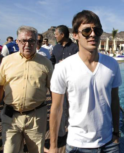 El futbolista grancanario David Silva y José Miguel Bravo de Laguna, presidente del Cabildo de Gran Canaria / laprovincia.es