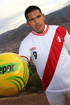 Andy Pondo, con la camiseta de la selección de Perú