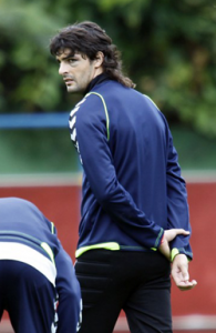 Barbosa, en el entrenamiento de este miércoles, con el golpe del delantero del Real Murcia visible / Web oficial
