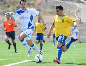 Leandro asistió en el primer gol amarillo / Samuel Sánchez (udlaspalmas.net)