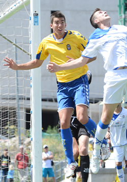 Carlos, durante un partido esta temporada ante el CD Tenerife B / UDLASPALMAS.NET.