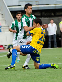 Hernán, en el momento de la segunda amarilla mostrada por Pérez Pallas / @LuisAlguacil (cordobadeporte.com)