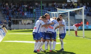 Los jugadores del Tenerife celebran el triunfo del partido de ida / Tenerife Deportivo.