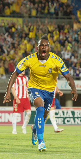 Thievy grita con fuerza el gol del empate / Samuel Sánchez (udlaspalmas.net)