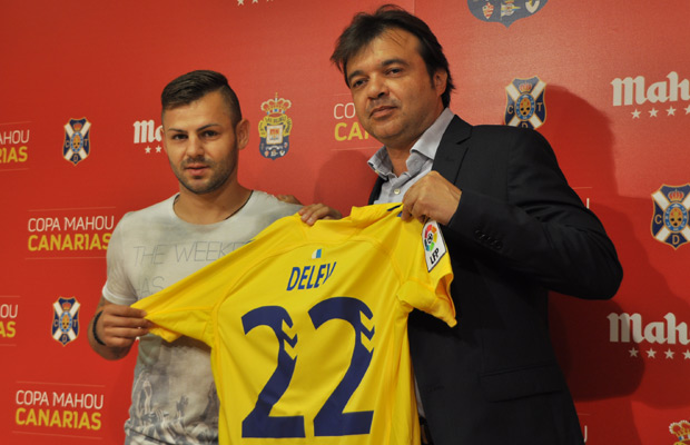 Delev, junto a Toni Cruz, director deportivo de la entidad / UDLASPALMAS.NET