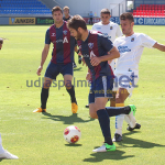 Tyronne, autor del primer gol, presionando a un contrario  / C. Pascual