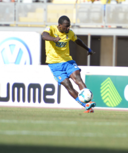 Atouba, durante el partido ante el Deportivo / Samuel Sánchez (udlaspalmas.net)