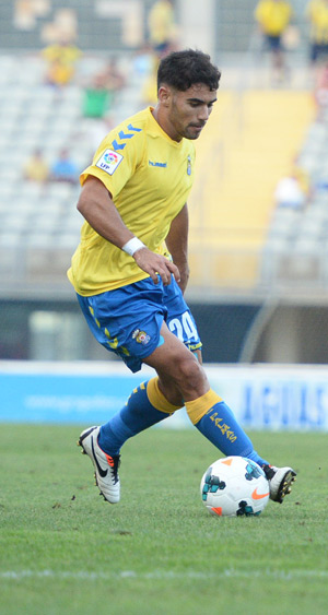 La entrada de Tana, en la imagen, y Asdrúbal, dieron alas al equipo de Lobera / Samuel Sánchez (UDLASPALMAS.NET)