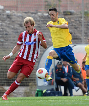 Momento en el que Héctor provoca la expulsión de Mongil / Samuel Sánchez (udlaspalmas.net)