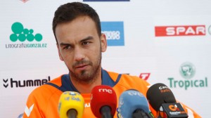 Deivid, en rueda de prensa / Web oficial