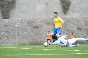 Héctor Figueroa dispuso de la oportunidad para adelantar al filial, pero el pase de Leo fue demasiado largo / Samuel Sánchez (udlaspalmas.net)