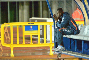 Chrisantus, en el banquillo tras ser sustituido / Samuel Sánchez (udlaspalmas.net)