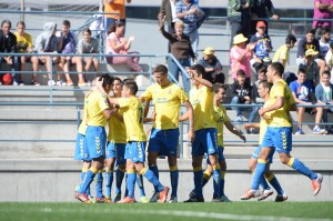 Los jugadores celebran el gol de David Simón en el último partido / Samuel Sánchez.