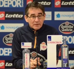 Fernando Vázquez, en rueda de prensa