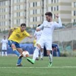 Las Palmas Atlético sigue mandado en el grupo segunda de la Segunda División B tras vencer de forma cómoda al Real Madrid C. Las jugadas ensayadas fueron clave para el conjunto de Víctor Afonso, que le saca cinco puntos al segundo clasificado. Leo, Carlos y Ayoze Placeres hicieron los goles del líder. Vea la fotogalería.