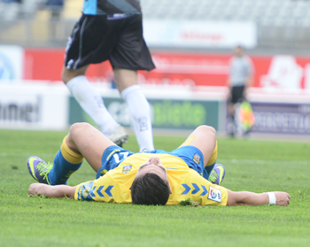 Asdrúbal se lamenta de una ocasión malograda / Samuel Sánchez (udlaspalmas.net)