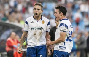 Roger y Henríquez celebran un gol esta temporada / Heraldo.