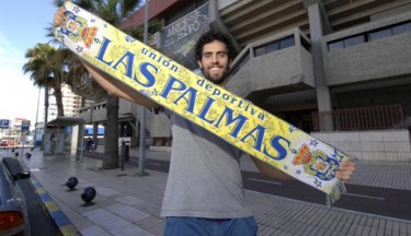 Javier Beirán, con la bufanda de la Unión Deportiva Las Palmas / La Provincia