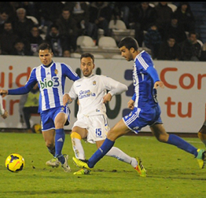 Deivid, en el encuentro de ida en El Toralín (0-0). El defensa amarillo apunta a ser suplente / Infobierzo.com