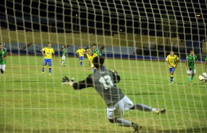 Roque anotó de penalti el tercer gol del partido / udlaspalmas.net