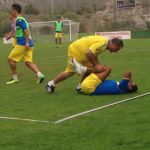 David Simón, siendo atendido sobre el césped / udlaspalmas.net