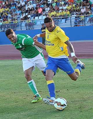 Momo, en el amistoso ante el Estrella / Toño Suárez (udlaspalmas.net)