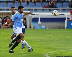 Aridane junto a Aythami Artiles en el duelo de pretemporada / El Dorsal - udlaspalmas.net