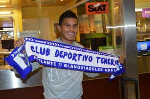 Uli Dávila el día de su llegada a Tenerife / Imagen: Deporpress.