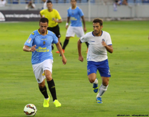 Hernán, durante el derbi disputado este verano en el Heliodoro / El Dorsal para udaspalmas.net