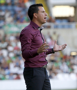 Lobera, en una imagen de archivo, siendo entrenador de la UD Las Palmas