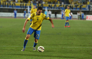 Guzmán Casaseca en una acción del partido ante el Sporting de Gijón / Toño Suárez (udlaspalmas.net)